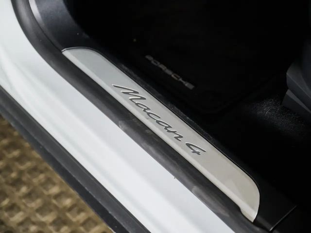 Porsche Macan 4