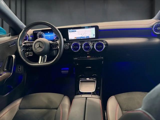 Mercedes-Benz CLA 200 AMG Line Coupé