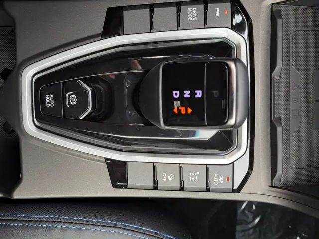 SsangYong Korando eMotion TITANIUM+ACC+LED+VERKEHRSZEICHEN