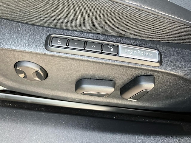 Volkswagen ID.7 286PS NP.75T ACC.5J-G.WÄRMEPUMPE.AHK.AREA-VIEW.NAVI.HARMAN.HUD.PANO