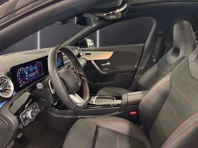 Mercedes-Benz CLA 200 AMG Line Coupé