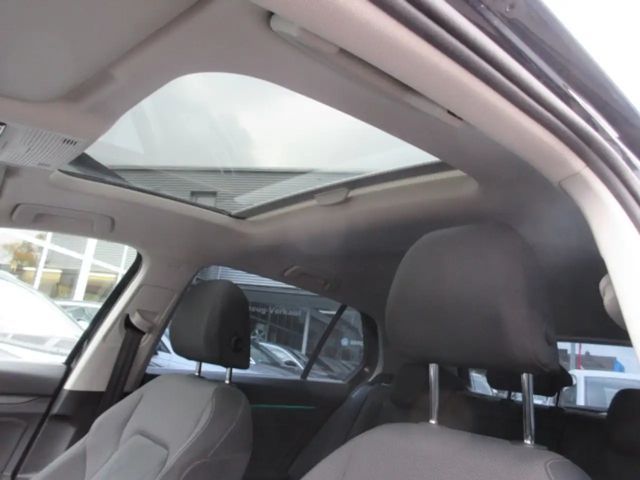 Volkswagen Golf 1.5 TSI IQ.Drive Style