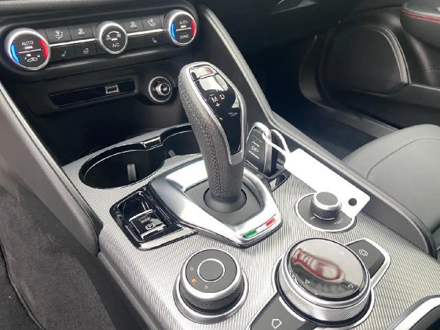 Alfa Romeo Giulia Q4