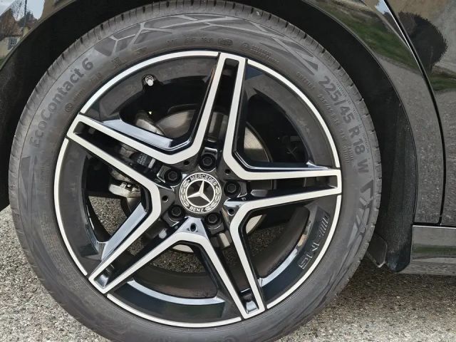 Mercedes-Benz A 200 A 200 d AMG Line Hatchback