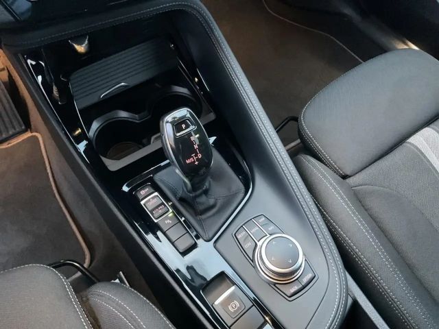 BMW X2 Sedan sDrive18i