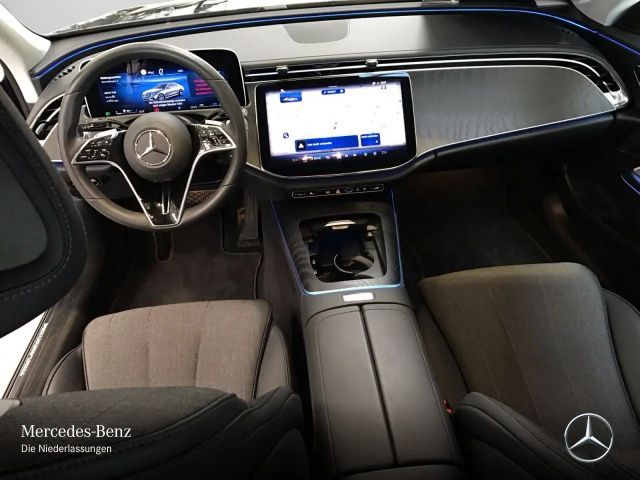 Mercedes-Benz E 200 AVANTGARDE Sedan