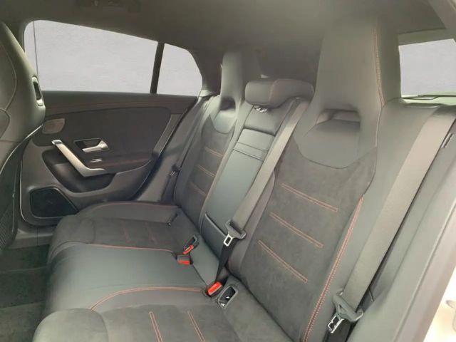 Mercedes-Benz CLA 180 CLA