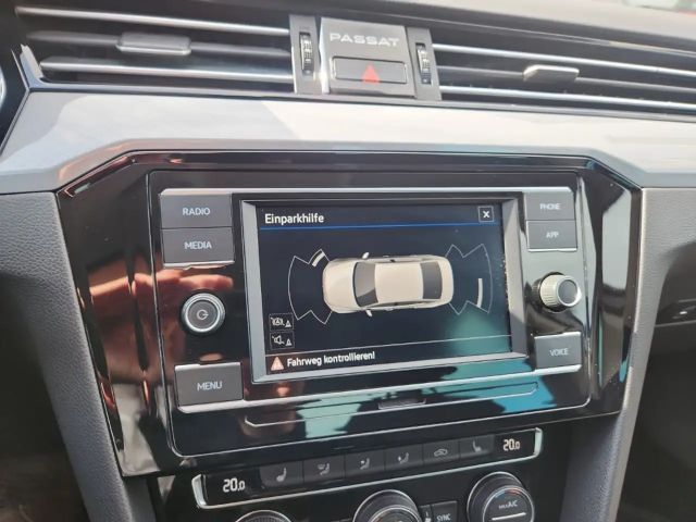 Volkswagen Passat 1.5 TSI BMT Business