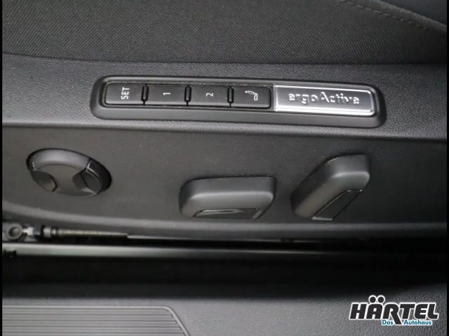 Volkswagen Golf 1.5 eTSI DSG Style