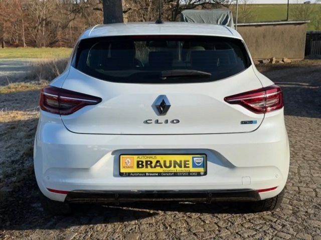 Renault Clio E-Tech Hybrid Intens