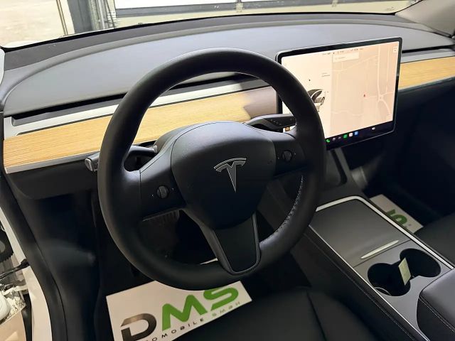 Tesla Model Y AWD Long Range