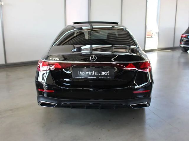 Mercedes-Benz E 200 AMG Line Sedan