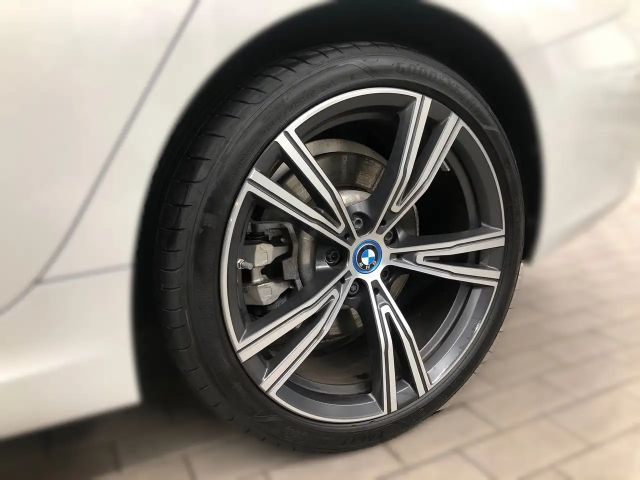 BMW 330 330e xDrive
