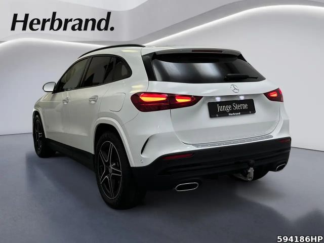 Mercedes-Benz GLA 180 AMG Line