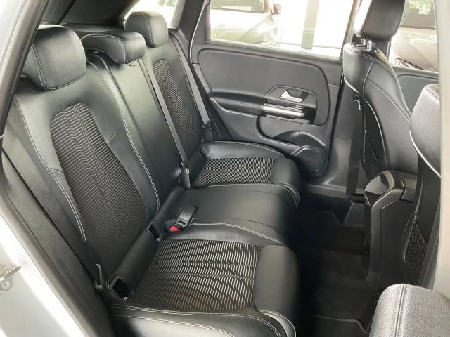 Mercedes-Benz B 180 B 180 KAMERA/SPUR/NAVI/GRA/PARKTRONIC