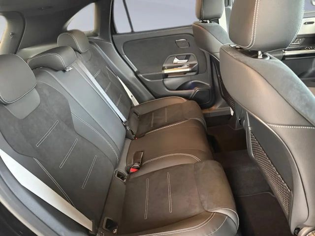 Mercedes-Benz GLA 180 AMG Line