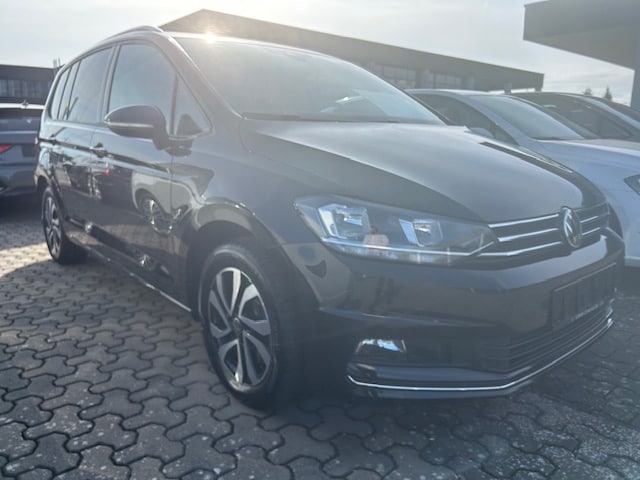 Volkswagen Touran TDI "Active", NP: 48.000 €