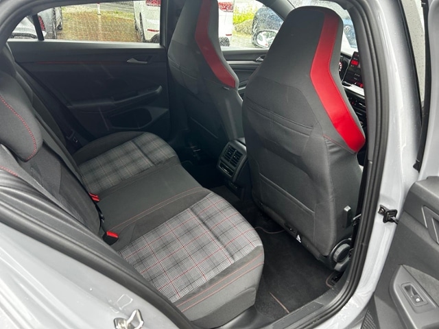 Volkswagen Golf 2.0 TSI DSG