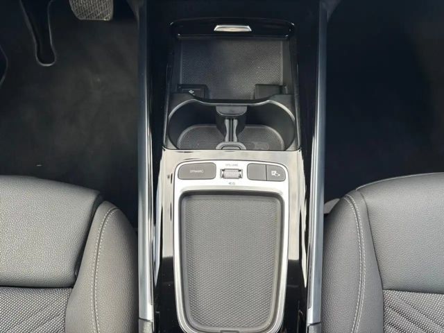 Mercedes-Benz B 200 Sedan