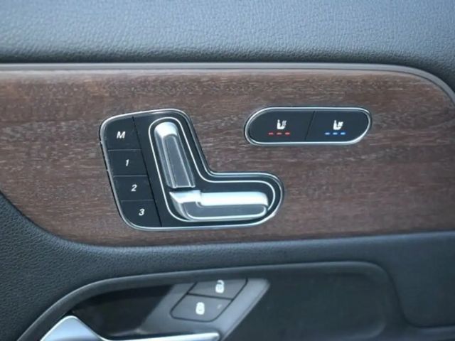 Mercedes-Benz EQA 350 4MATIC AMG Line