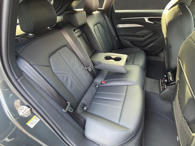 Audi A6 Avant Quattro S-Tronic