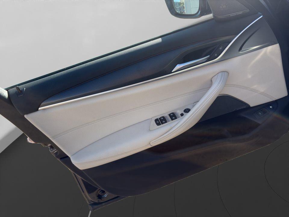 BMW 545 545e Sedan xDrive