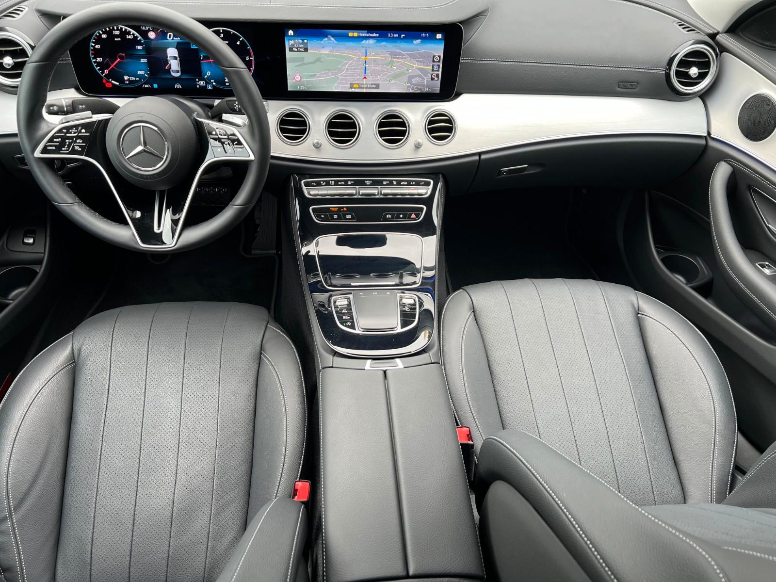 Mercedes-Benz E 220 E 220 d Sedan