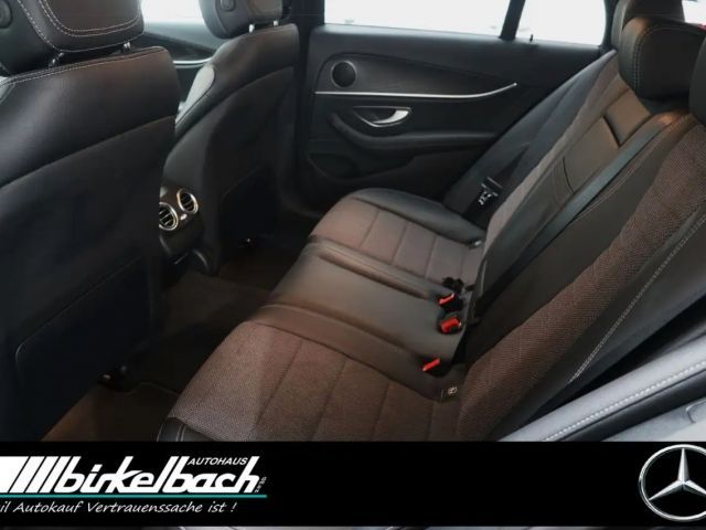 Mercedes-Benz E 220 4MATIC