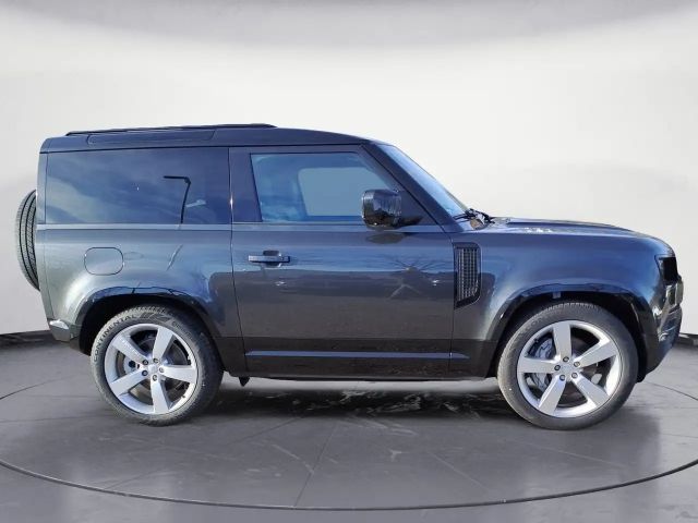 Land Rover Defender 90 D300 Dynamic HSE