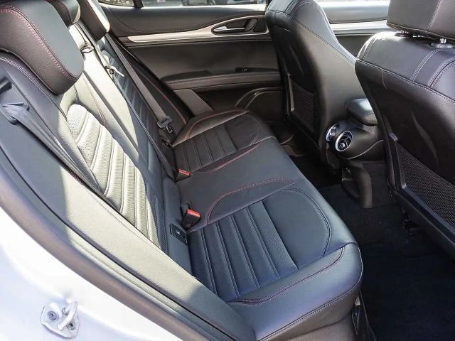 Alfa Romeo Stelvio AT8 Q4 Turbo