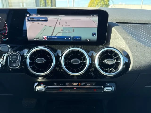 Mercedes-Benz B 180 B 180 d Sedan