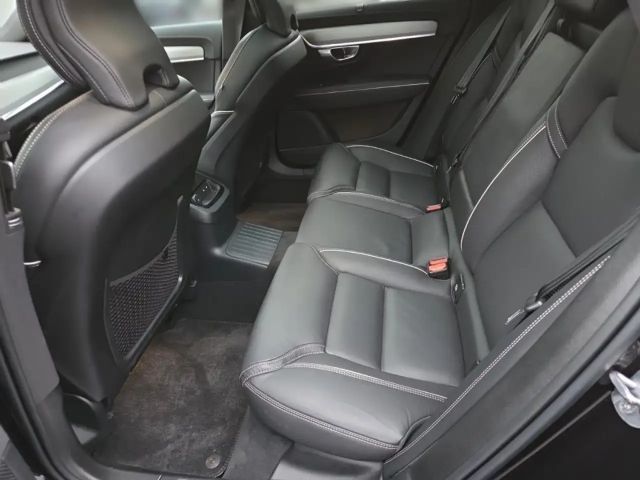 Volvo V90 AWD Dark Plus T6