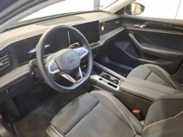 Volkswagen Passat 1.5 eTSI Business DSG Variant