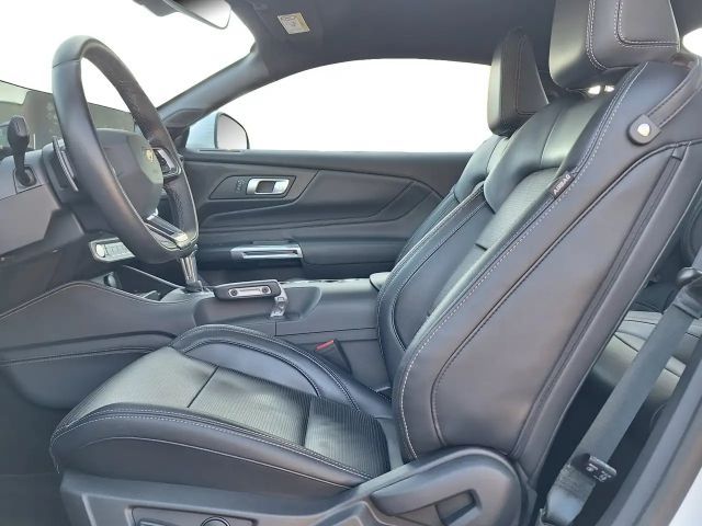 Ford Mustang Fastback GT 5.0 V8