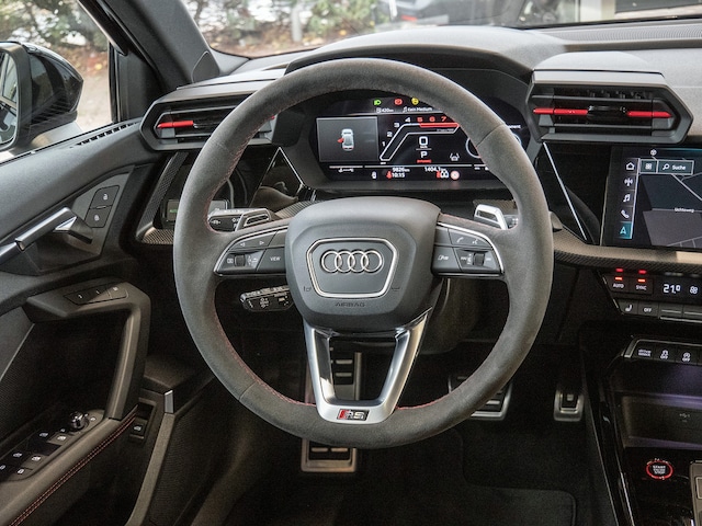 Audi RS3 Quattro S-Tronic Sedan