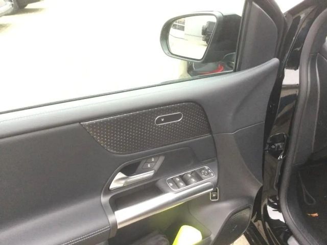 Mercedes-Benz B 180 Progressive