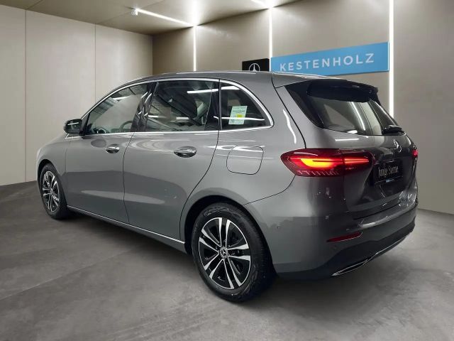 Mercedes-Benz B 200 Sedan