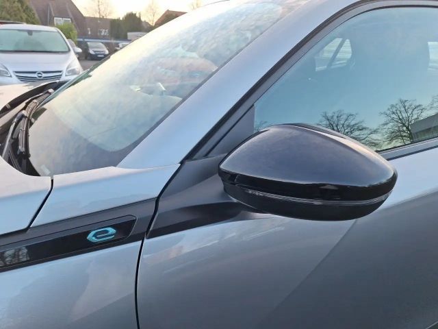 Peugeot E-2008 Active Pack