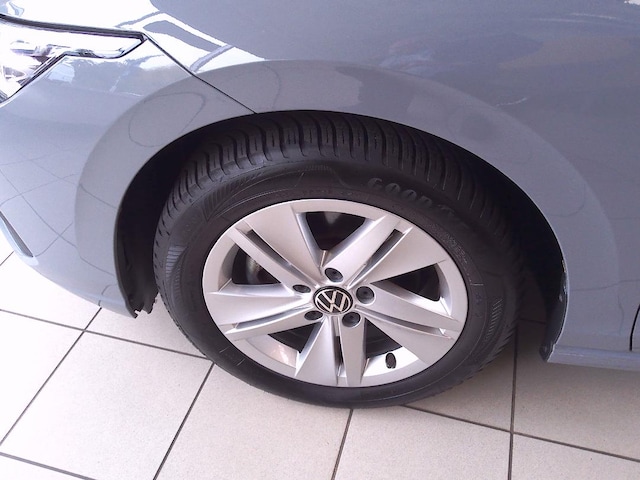 Volkswagen Golf Life Variant