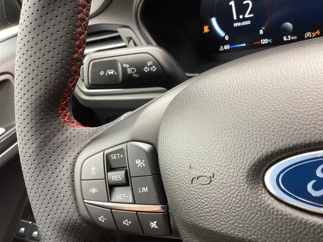 Ford Focus EcoBoost ST Line Wagon