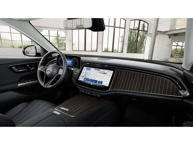 Mercedes-Benz E 200 AVANTGARDE Sedan