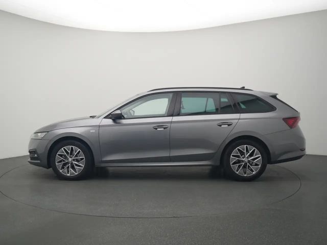 Skoda Octavia VIRT NAVI CARPLAY ACC PDC