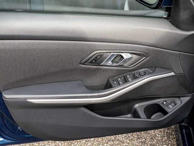 BMW 330 330e Touring