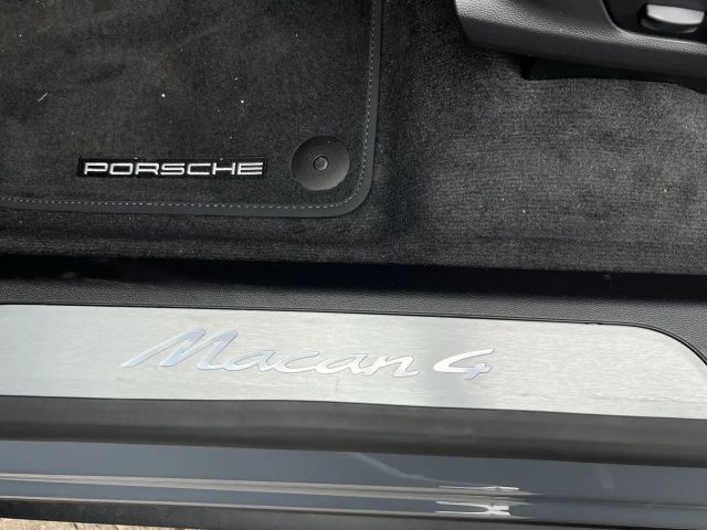 Porsche Macan 4