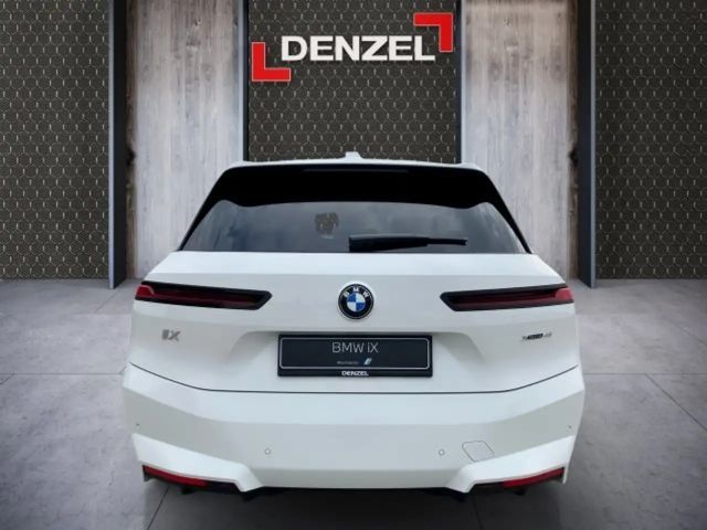 BMW iX xDrive45
