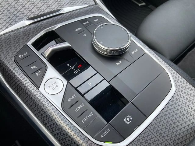 BMW 320 320e M-Sport Touring xDrive