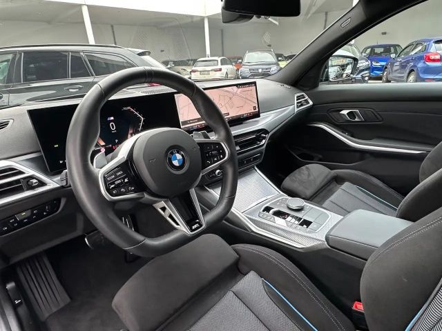 BMW 320 320i M-Sport Sedan