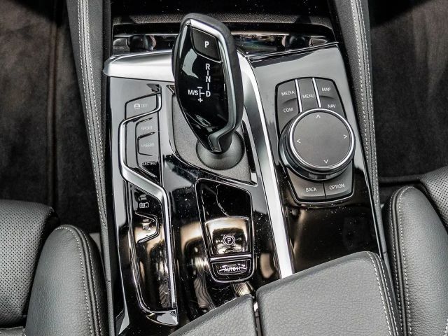 BMW 530 530e Luxury Line Sedan xDrive