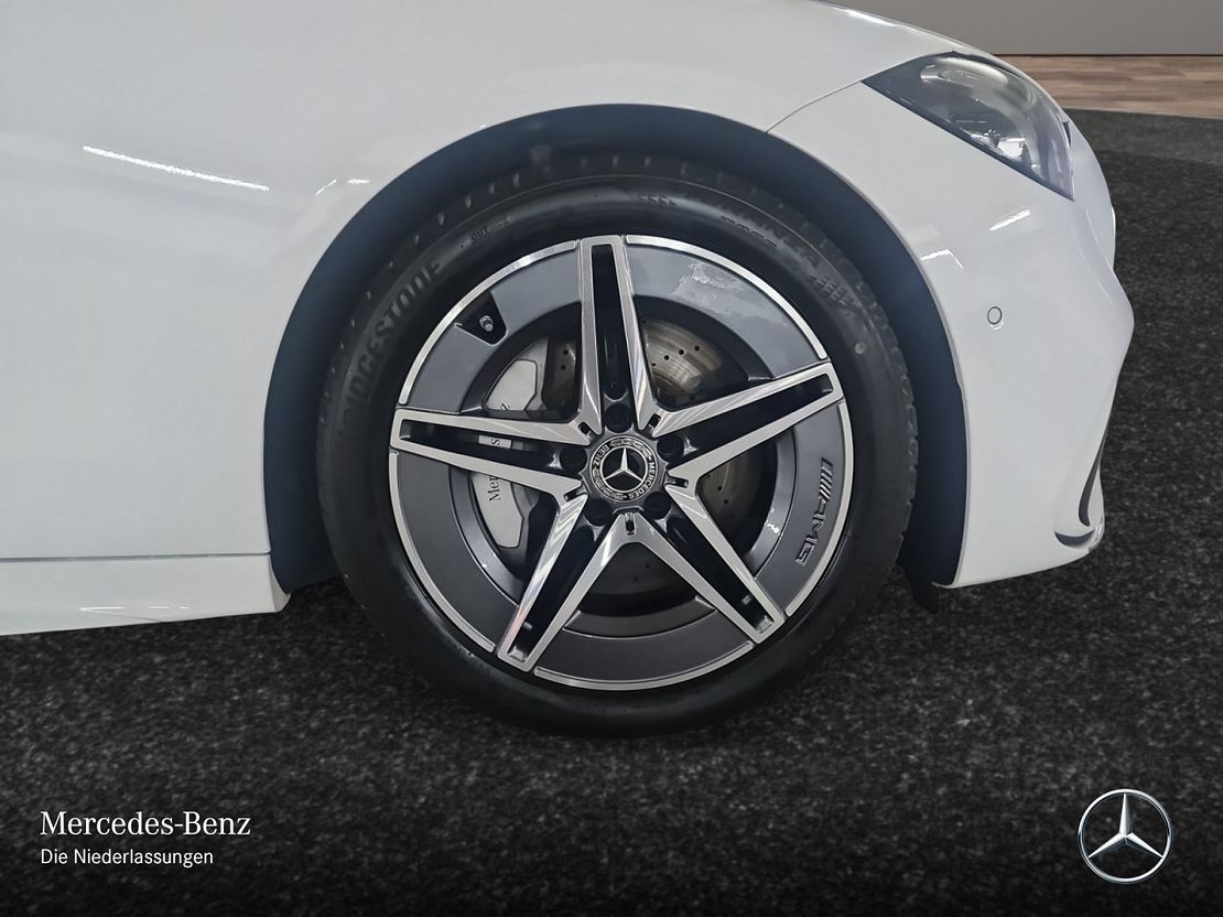 Mercedes-Benz C 180 AMG Line Sedan