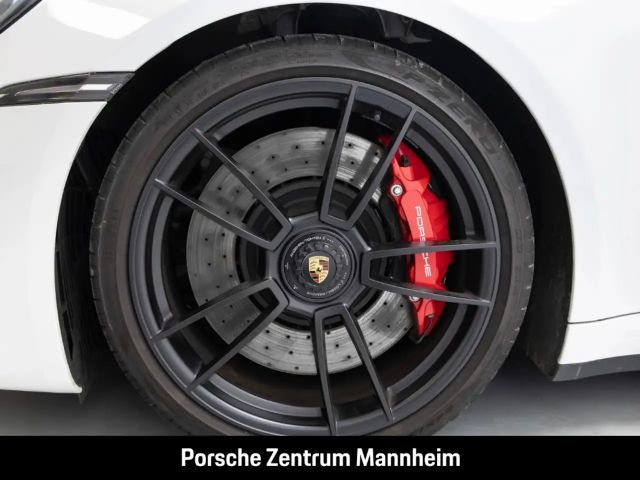 Porsche 992 Cabrio Carrera GTS